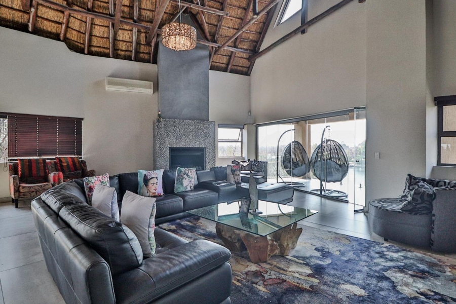 4 Bedroom Property for Sale in Boschenvaal River Front Lodges Free State
